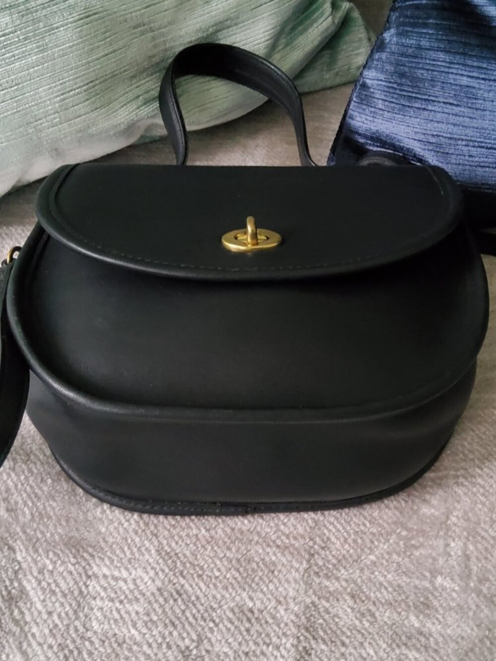 Vintage Coach Bella Court Crossbody Bag in Black 9957 + Hangtag Like New - Picture 6 of 15